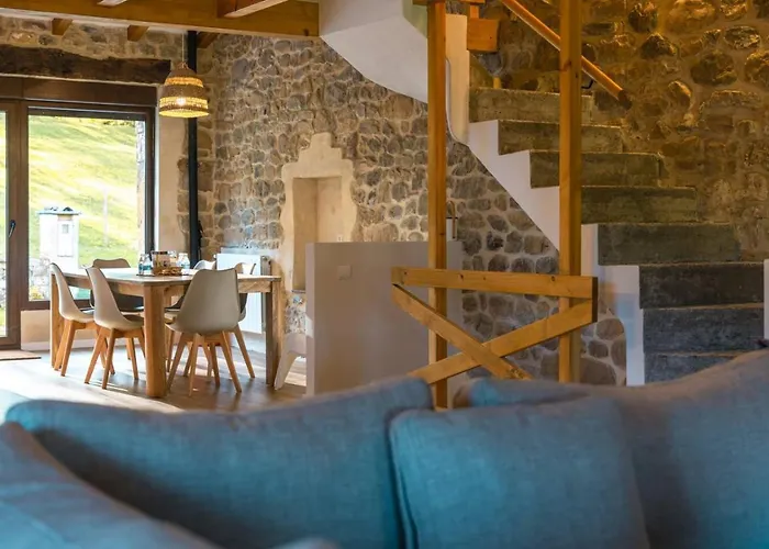 別荘 The Stone House Naturaleza Y Confort Santibáñez de Villacarriedo